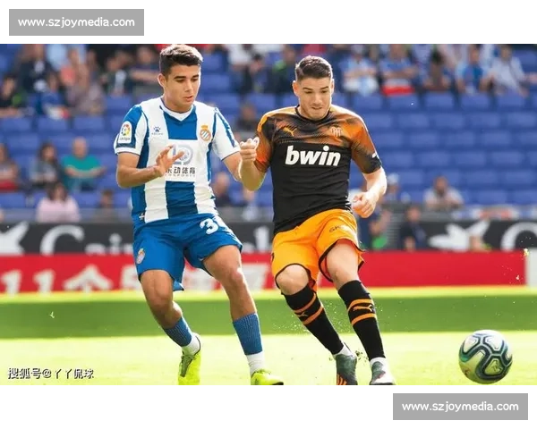 瓦伦西亚敲定丹朱马！荷兰边锋点头同意回归西甲